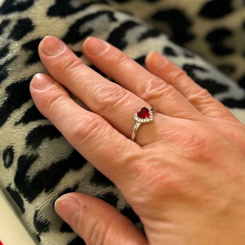 Beautiful Sterling Silver Ring Size 9